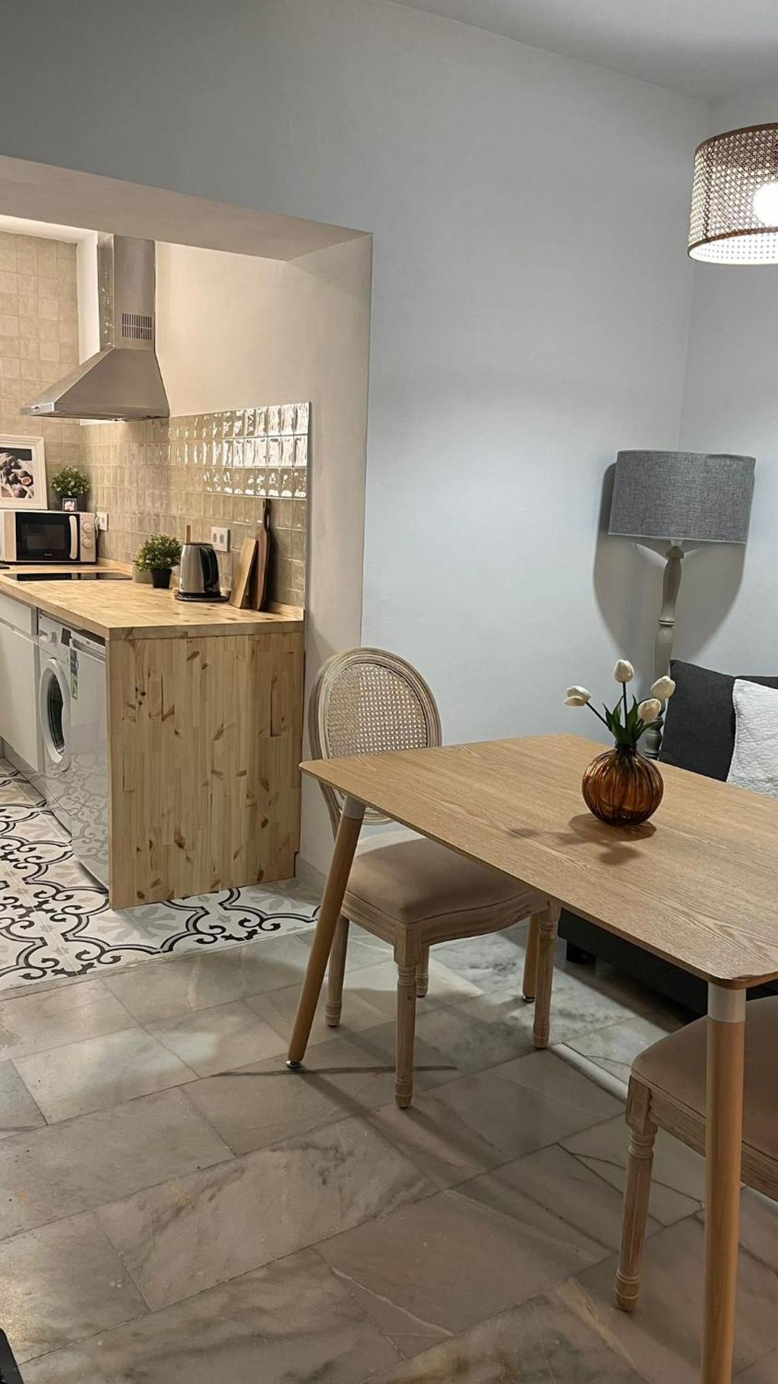 Apartamento En Casco Antiguo - Plaza De La Gavidia Seville Exterior photo